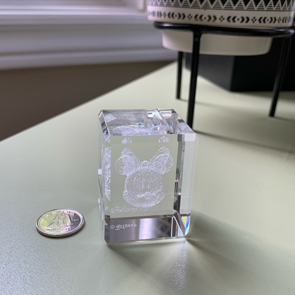 Disney Minnie Mouse 3D Laser Cube - Picture 2 of 7